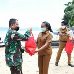 Pangdam XIII/Merdeka Serahkan Bantuan Sembako Di Empat Pulau di Manado