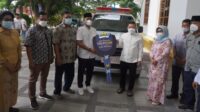 Bupati Banggai Serahkan Bantuan 1 Unit Ambulance Dering Pada Camat Bunta