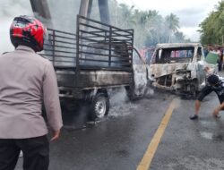 Kronologis Tabrakan Dua Mobil Pikap Hinggah Terbakar, Polisi Datangi TKP Laka Lantas di Nuhon