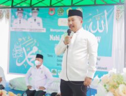 Bupati Banggai Hadiri Maulid Sekaligus Lantik Pengurus DMI Batui