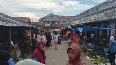 Gempa Bonebolango Pengunjung Pasar Bunta Berhamburan