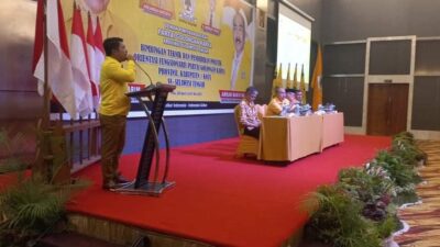 Ketua Golkar Banggai Beniyanto Tamoreka Berikan Materi Politik Pada Bacaleg