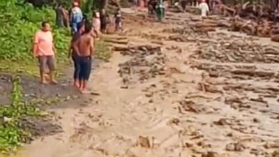 Info Terkini : Kades Huhak Sebut Lokasi Banjir Akses Jalan Belum Bisa di Lewati Kendaraan