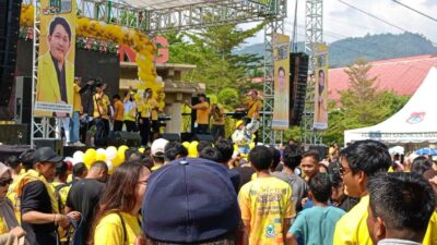 Melangkah Bersama, HUT Golkar ke 59 Luwuk Berubah Jadi Kuning