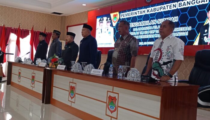 Bupati Banggai Lantik 5 Kepala Puskesmas, 12 Kepsek SD dan 44 SMP Serta 4 Kepsek TK