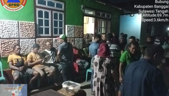 Terkini : BPBD Banggai Bantu Evakuasi Puluhan Penumpang dan ABK Kapal Motor Bina Ria Tenggelam di Perairan Laut Bubung, Turut Satu Ibu Hamil Berhasil Selamat