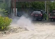 Viral !! Semburan Asap Keluar dari Dalam Tanah Halaman Kantor Bappeda Banggai