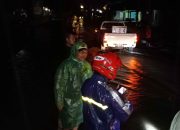 Camat Buhari dan Lurah Kadir Bersama TNI Polri Turun Langsung ke Lokasi Banjir Kalaka Bunta Banggai