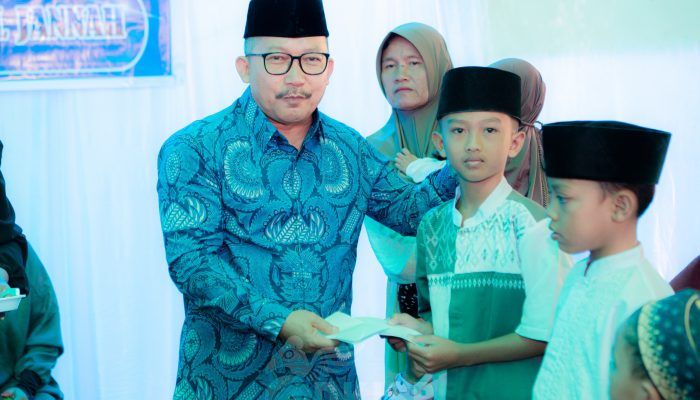 Kepedulian Bupati Amirudin Berikan Santunan 80 Anak Yatim Piatu Sekaligus Hadiri Tabliq Akbar