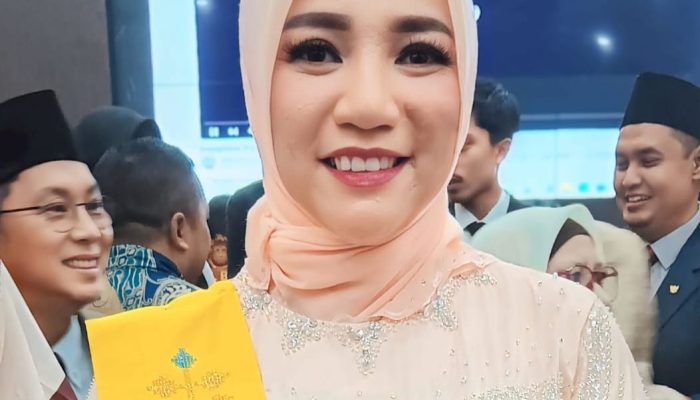 Resmi di Lantik Sebagai Aleg DPRD Banggai, Indri Azis Terima Kasih Masyarakat Dapil 2 Bantu dan Ingatkan Saya Dalam Menjalankan Amanah Ini