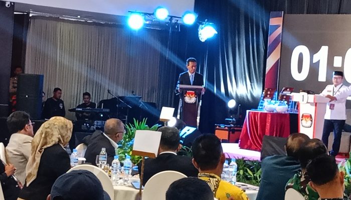 Petahana AT-FM Kompak Jawab Pertanyaan Paslon 03 Terkait Penggunaan APBD Rp 3,2 Triliun Lewat Peningkatan Ekonomi Masyarakat Dalam Pelaksanaan Pembangunan Daerah