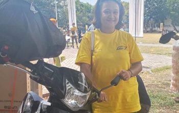 Sri Rizky Amelia Peserta Senam Golkar Yang Beruntung Dapat Hadiah Motor