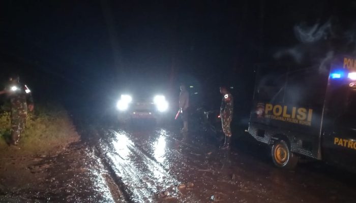 Banjir Surut Akses Jalan Transsulawesi Desa Batu Hitam Nuhon Kembali Lancar