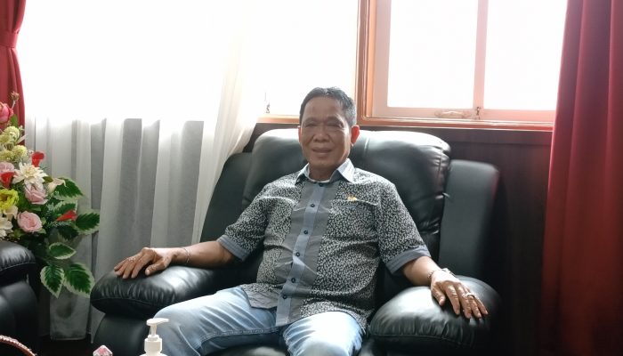 Aleg DPRD Banggai Syaripudin Tatjo Realisasikan Permintaan Konstituen Warga RT 8 Desa Bunga Luwuk Utara