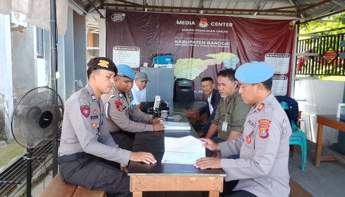 Jelang Putusan MK Polres Banggai Siaga Amankan Kantor KPU Banggai