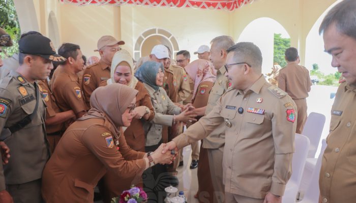 Pimpin Apel Usai Libur Idul Fitri, Bupati Amirudin Maaf Maafan dan Tegas Sangsi Disiplin ASN Malas Ngantor
