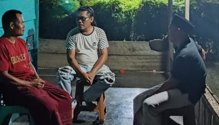 Warga Simpang Raya Akui Bantuan Seragam Sekolah Sangat Membantu Anak Kami, Siswanto : Murni Bantuan Tidak Ada Kaitan dan Embel embel Politik