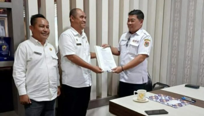 Syafrudin Hinelo Serahkan SPT Penunjukan Plt Inspektorat Banggai