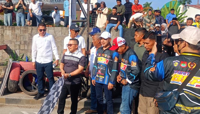 Bupati Amirudin Buka Resmi Road Race Banggai Cup Prix III Sirkuit Adipura Luwuk