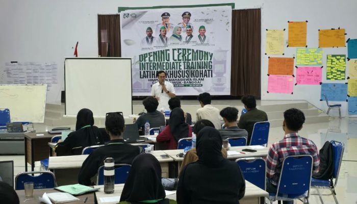 Berani Tampil Bicara Sektor Tambang, HMI Cabang Banggai Daulat KTT PT KFM Narsum Latihan Kader 2