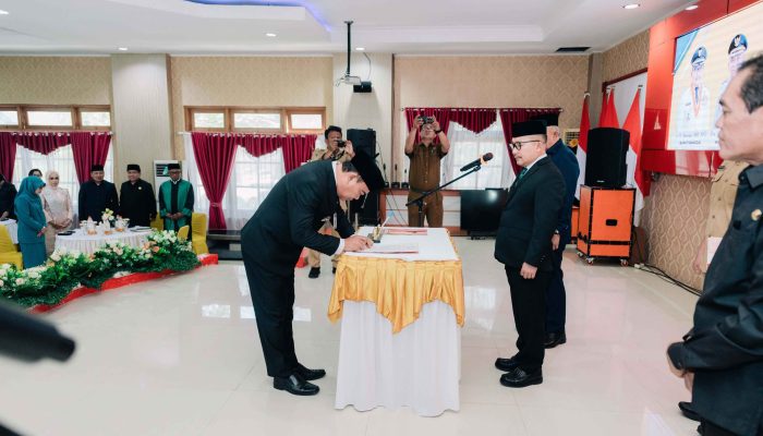 Bupati Amirudin Lantik Ramli Tongko Sekda Banggai Definitif