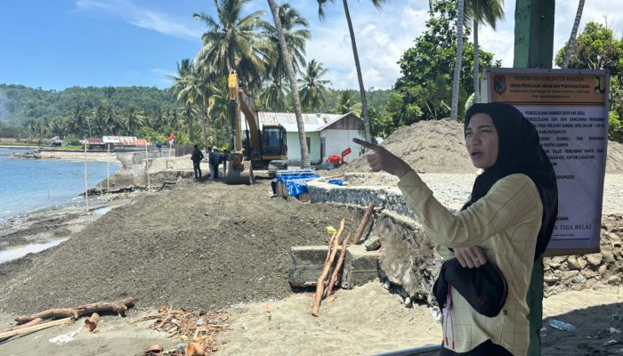 Dinas PUPR Banggai Kerjakan Lanjutan Talud Desa Tangkian Kintom Anggaran Rp. 4,2 Miliar