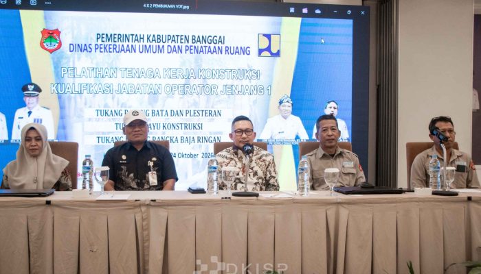 Dinas PUPR Banggai Gelar Pelatihan Jasa Tukang Bangun Kualitas SDM, Bupati Amirudin Pentingnya HSE dan Integritas