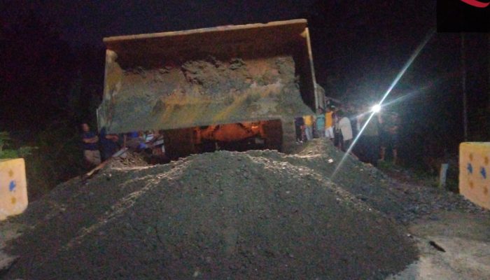 Emergency Respon Team PT KFM dan Unit Loader Mitrakerja PT TID Bantu Atasi Ruas Jalan Toima – Koili