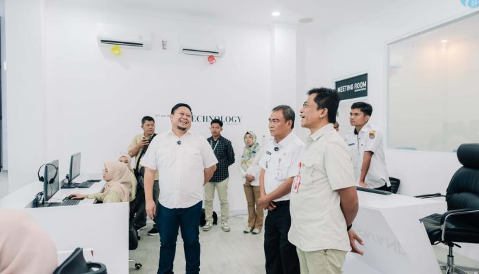 Sekda Banggai Terima Kunjungan Deputi III BSSN, Kepala DKISP Jelaskan Kerja Banggai Command Center