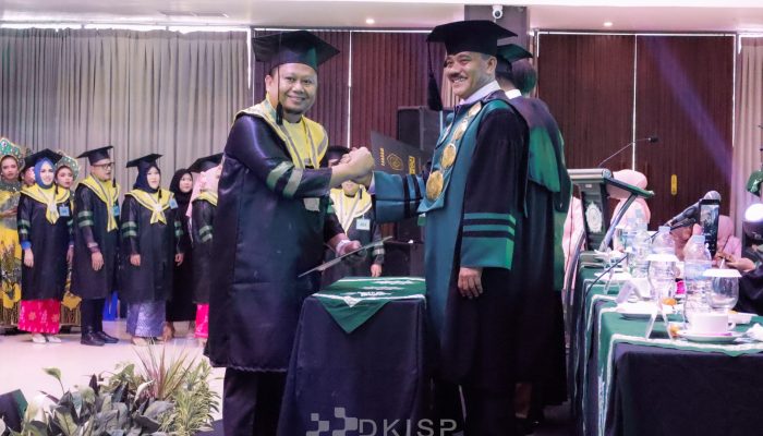 Rektor Unismuh Luwuk : Moment Bersejarah Pertama Kali Wisuda Lulusan Program Magister Manajemen
