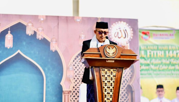 Khotib Sholat Idul Fitri, Bupati Amirudin : Mari Saling Memaafkan dengan Hati Terbuka