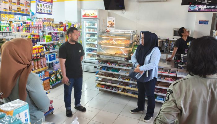 Pengawasan Disperindag Banggai Dapati Tokoh Indomaret di Bunta Abaikan SOP