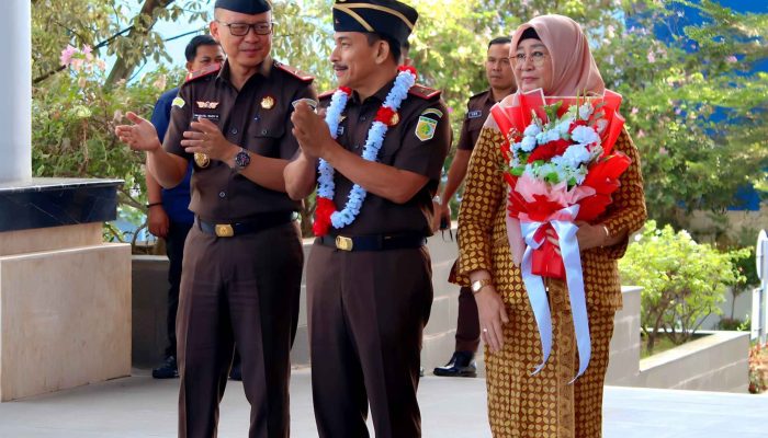 Tiba di Palu Kejati Sulteng Zullikar Breafing Internal Tekankan Integritas Profesional dan Penguatan Sinergi
