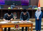 Paripurna Dewan Banggai : DPRD Banggai Terima LKPD Pemda Tahun Anggaran 2025