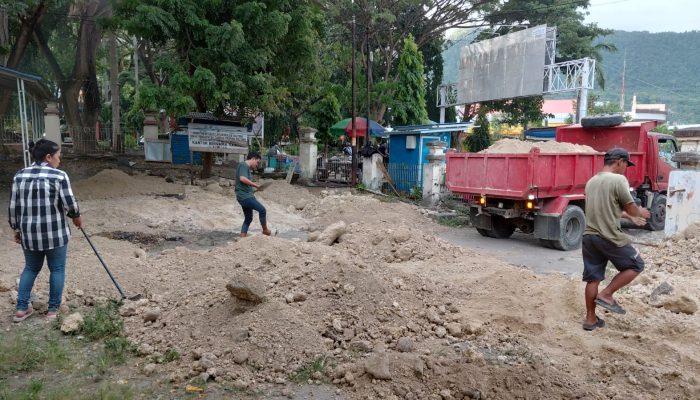 Tak Punya Anggaran, BPSK Banggai Rogoh Uang Pribadi dan Sumbang Tenaga Benahi Kantor