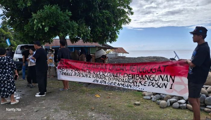 Aksi Protes Warga  Segel Lokasi Proyek  Talud Sayambongin, Pemrov Sulteng Diminta Tinjau Kembali
