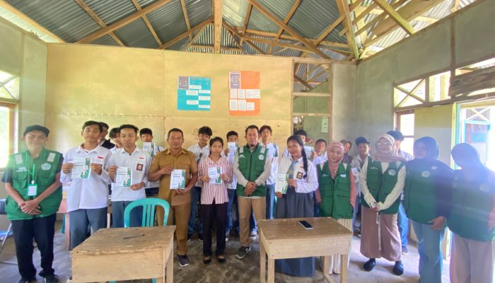 Posko KKN Desa Selekan Peling Bangkep Sosialisasi Pendidikan Tinggi Kenalkan Kampus UMLB Pada Pelajar SMK Motolutusan