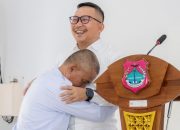 Tangis Haru Ungkapan Lubuk Hati Seorang PPPK Tumpah Dalam Pelukan Bupati Banggai