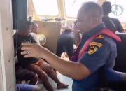 KUPP Luwuk Polisi dan Tim SAR Evakuasi 10 ABK di Perairan Laut Desa Bunga Banggai Sulteng