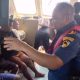 KUPP Luwuk Polisi dan Tim SAR Evakuasi 10 ABK di Perairan Laut Desa Bunga Banggai Sulteng